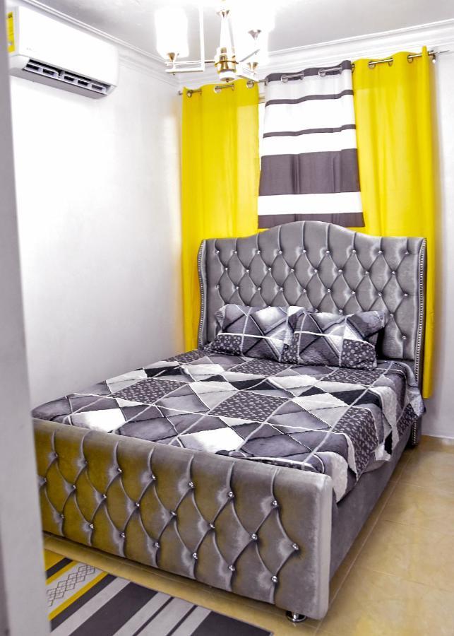 Apartamento En La Carreras Proximo Al Monumento Santiago De Los Caballeros Buitenkant foto